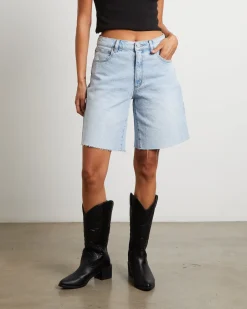 95 Baggy Denim Shorts in Saskia