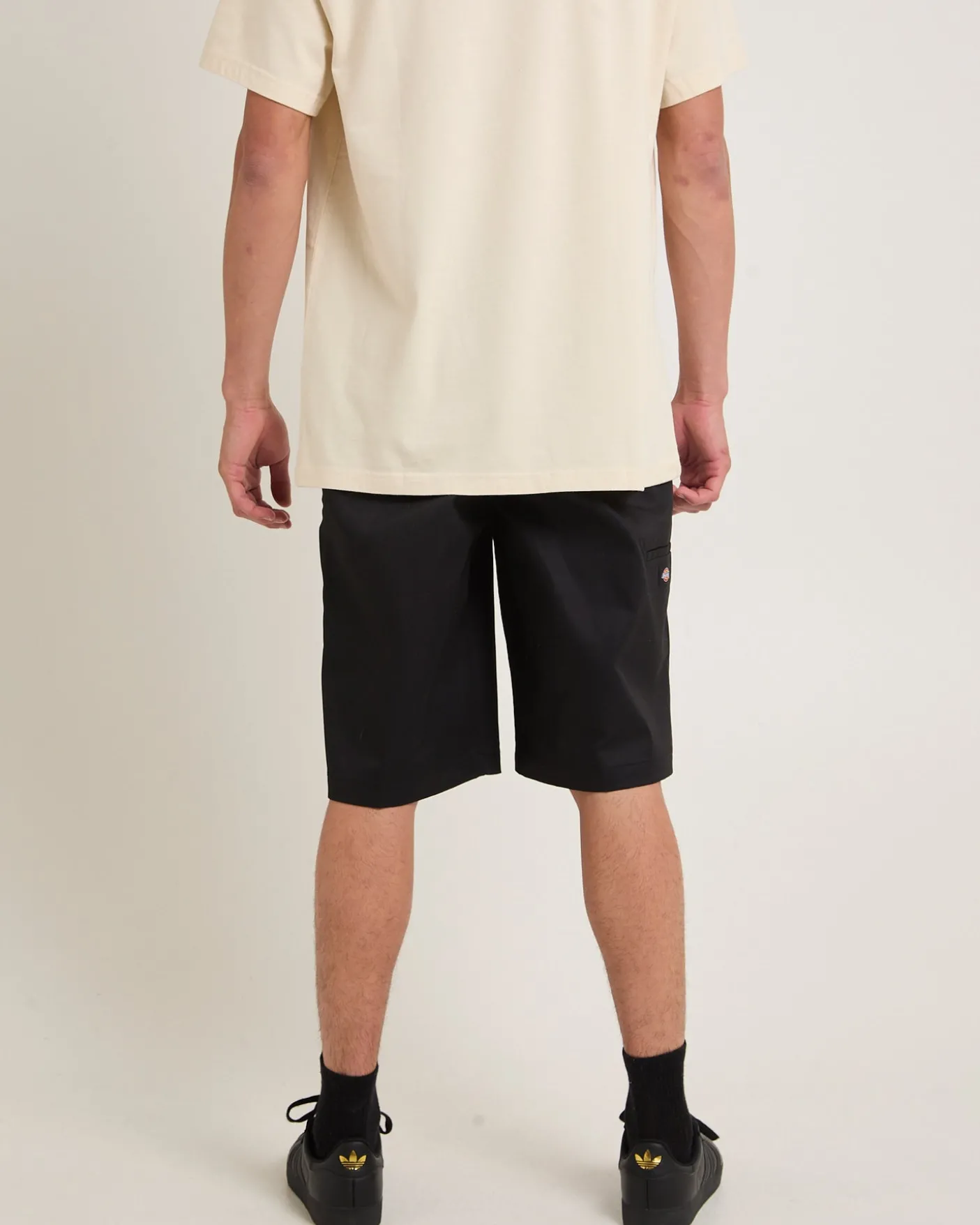 13 Inch Multi Pocket Shorts