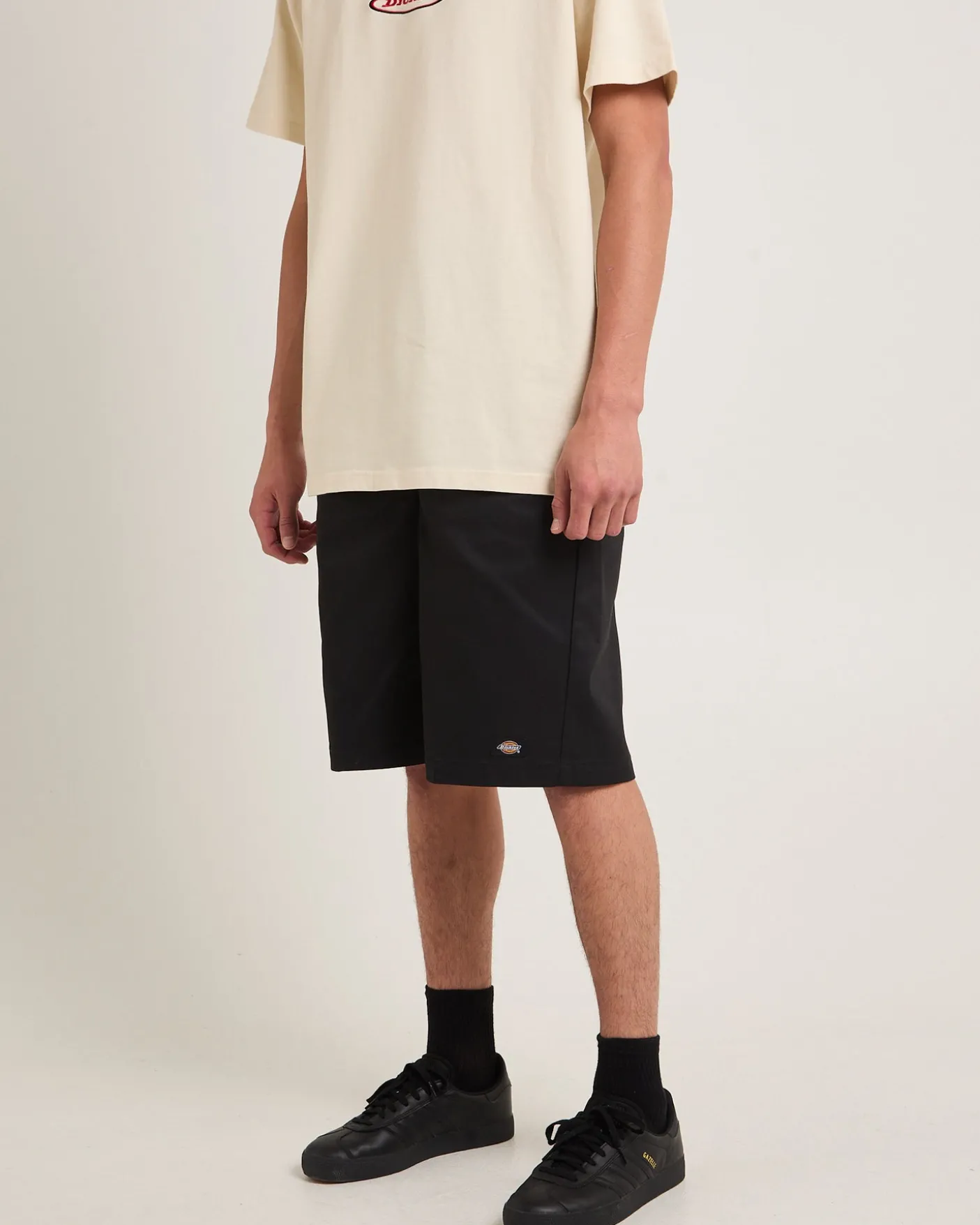 13 Inch Multi Pocket Shorts