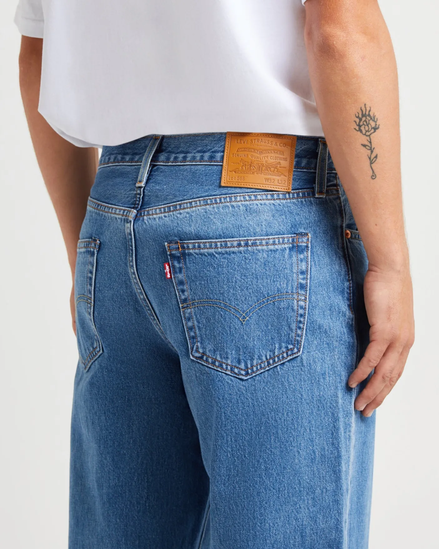568 Stay Loose Denim Jeans Essentials