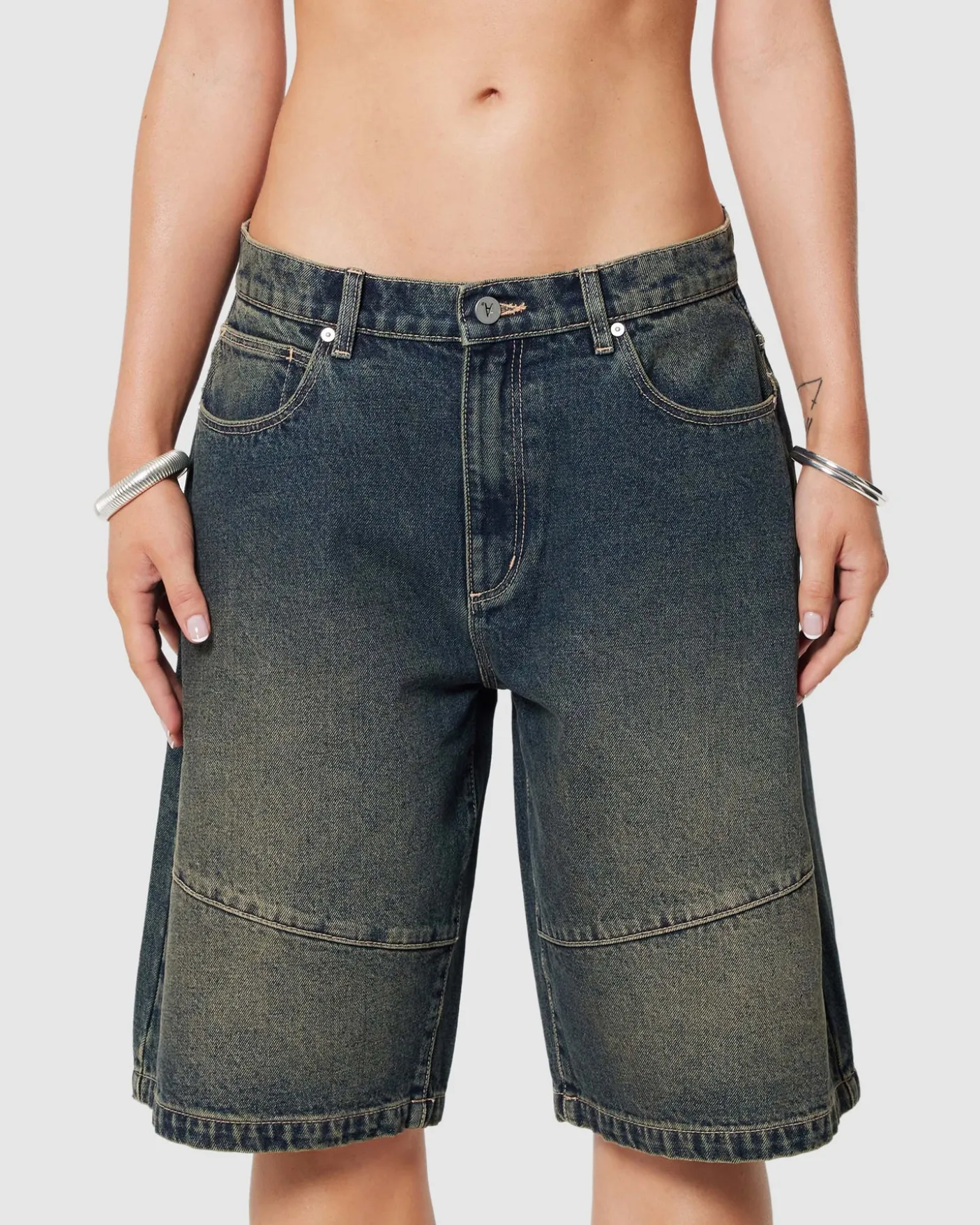 95 Super Baggy Denim Jorts Quinn