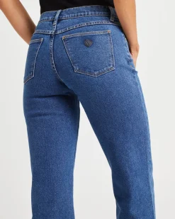 A 99 Low & Wide Jeans in Chantell Organic Blue