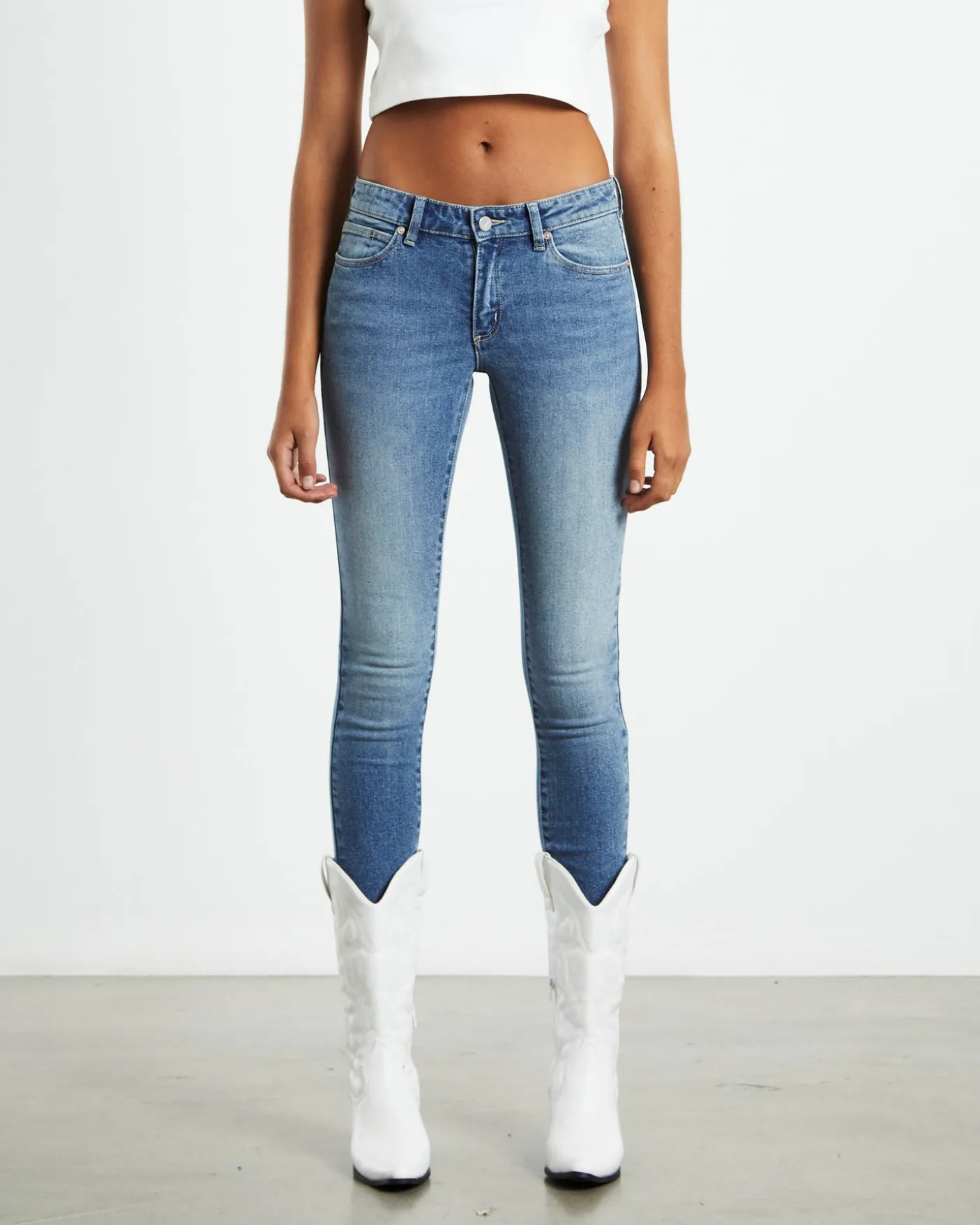 A 99 Low Rise Skinny Jeans Amalie Blue