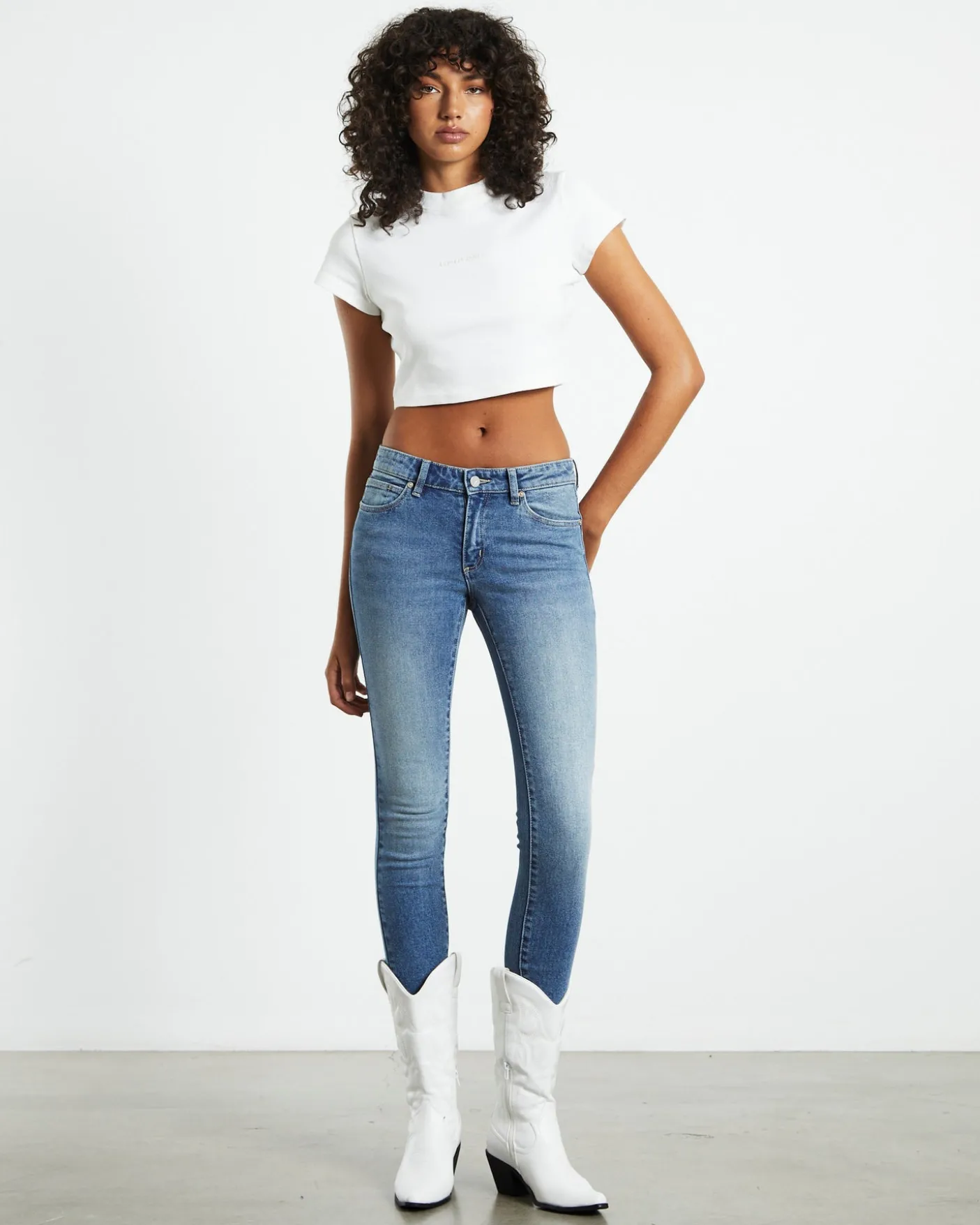 A 99 Low Rise Skinny Jeans Amalie Blue