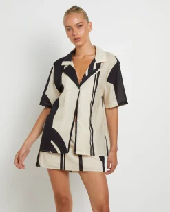 Alba Short Sleeve Shirt in Black Print