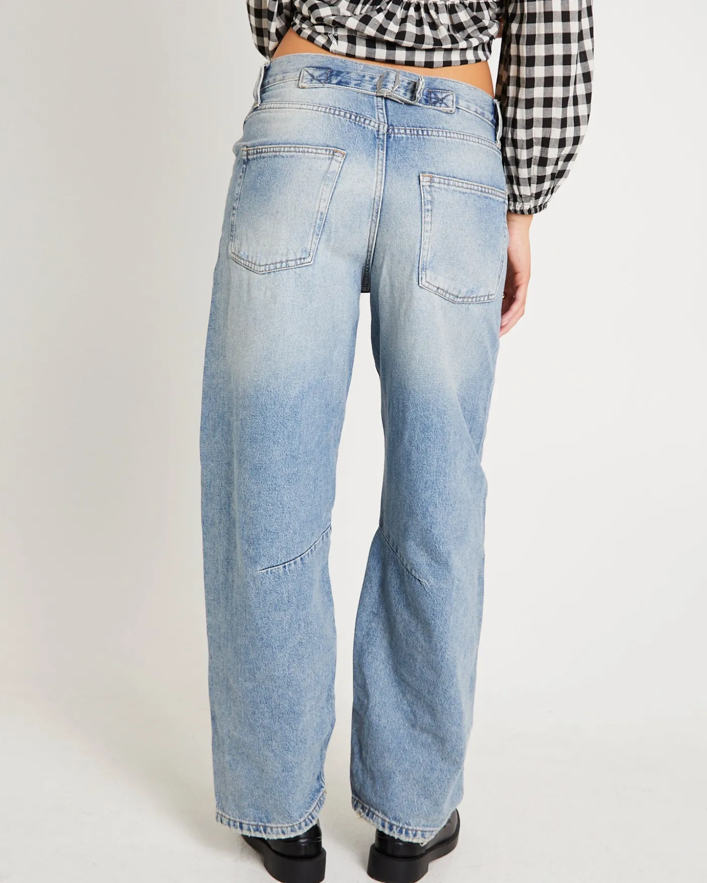 BDG Logan Buckle Baggy Barrel Denim Jeans