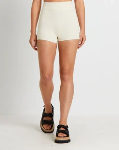 Bonnie Knitted Hot Shorts in Oat Beige