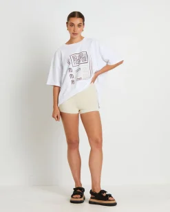 Bonnie Knitted Hot Shorts in Oat Beige