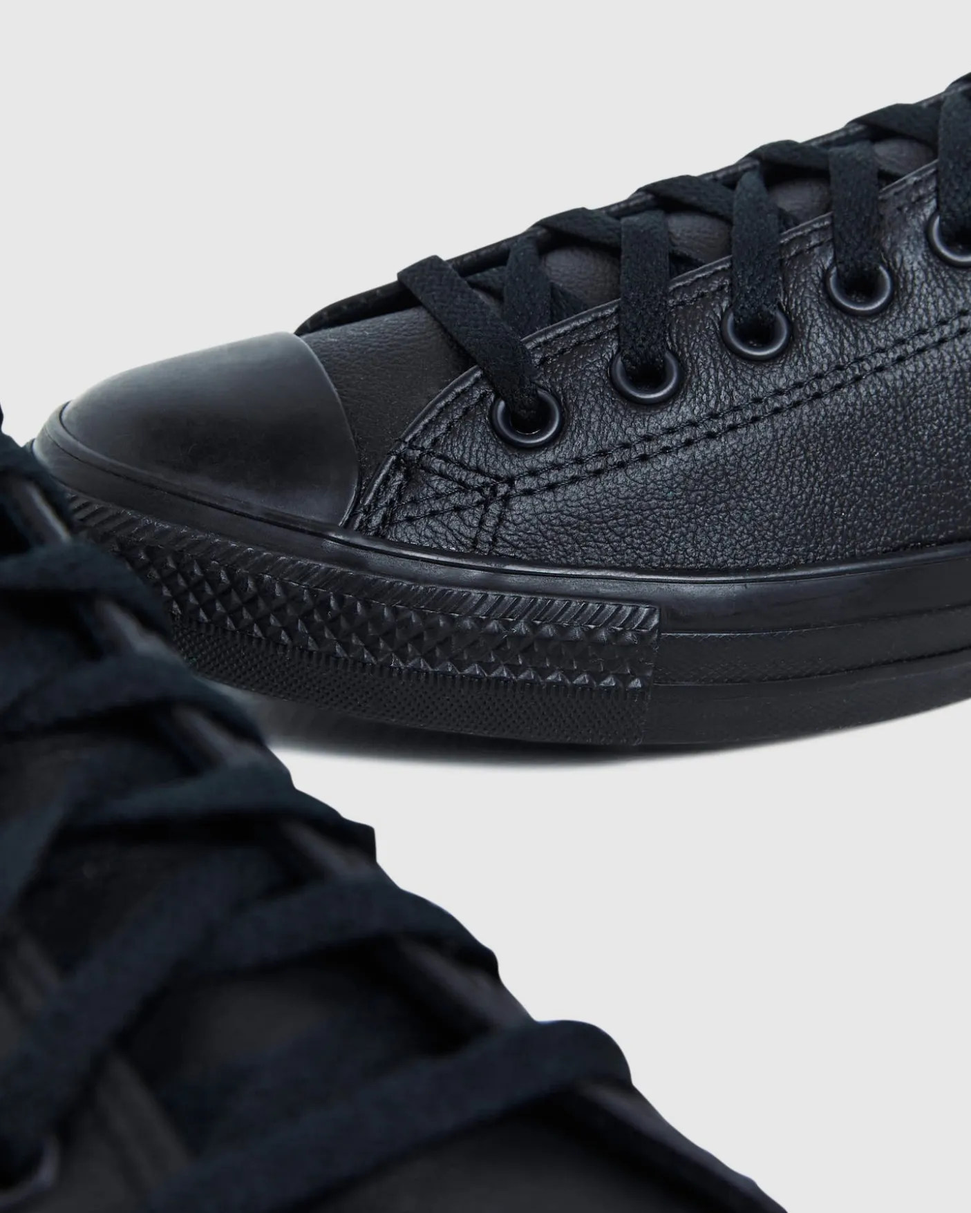 Chuck Taylor All Star Lo Leather Sneakers