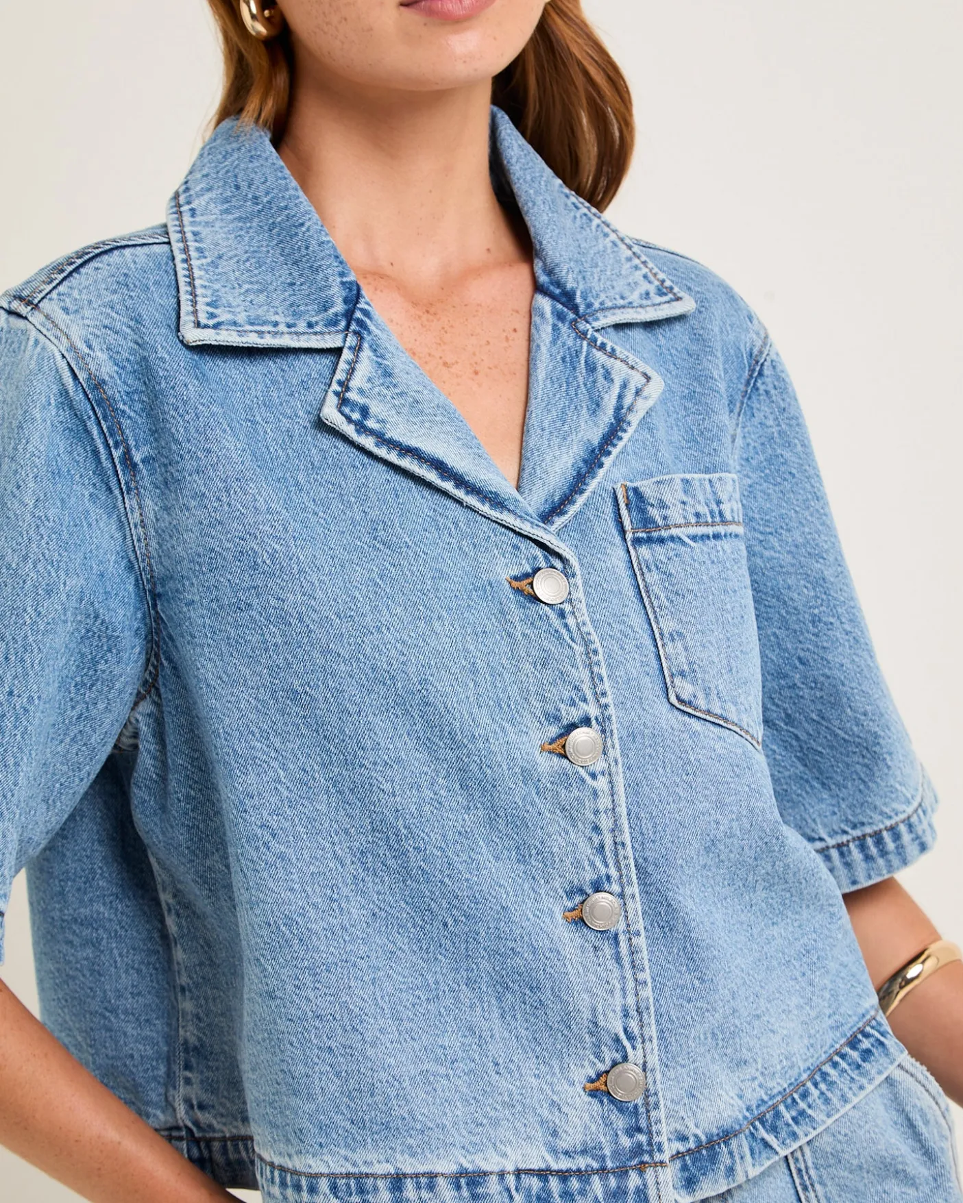 Cropped Resort Shorts Sleeved Denim Shirt