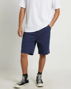 Distend Walkshorts in Cadet Navy