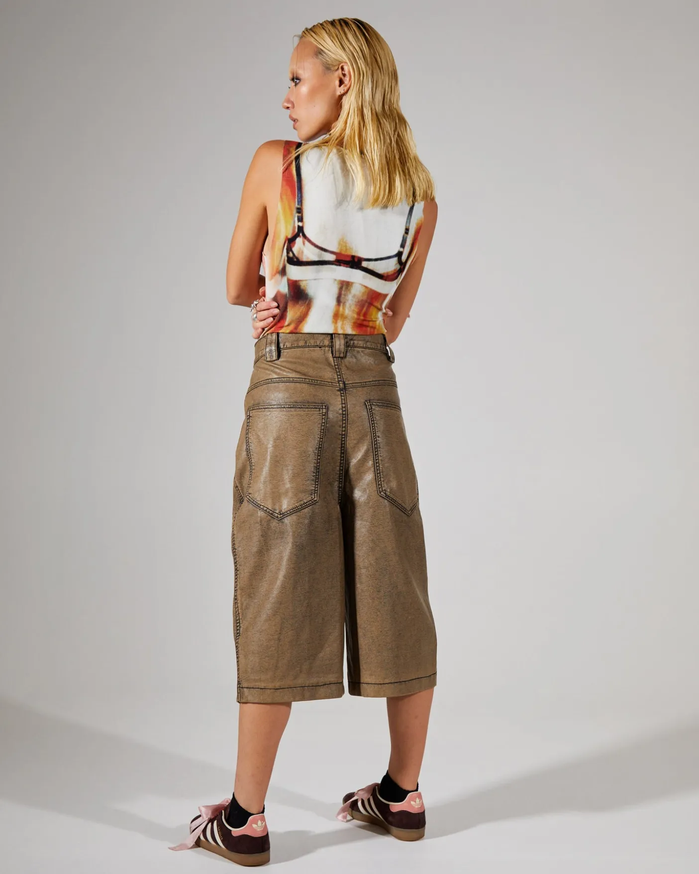 Distressed PU Jorts Brown