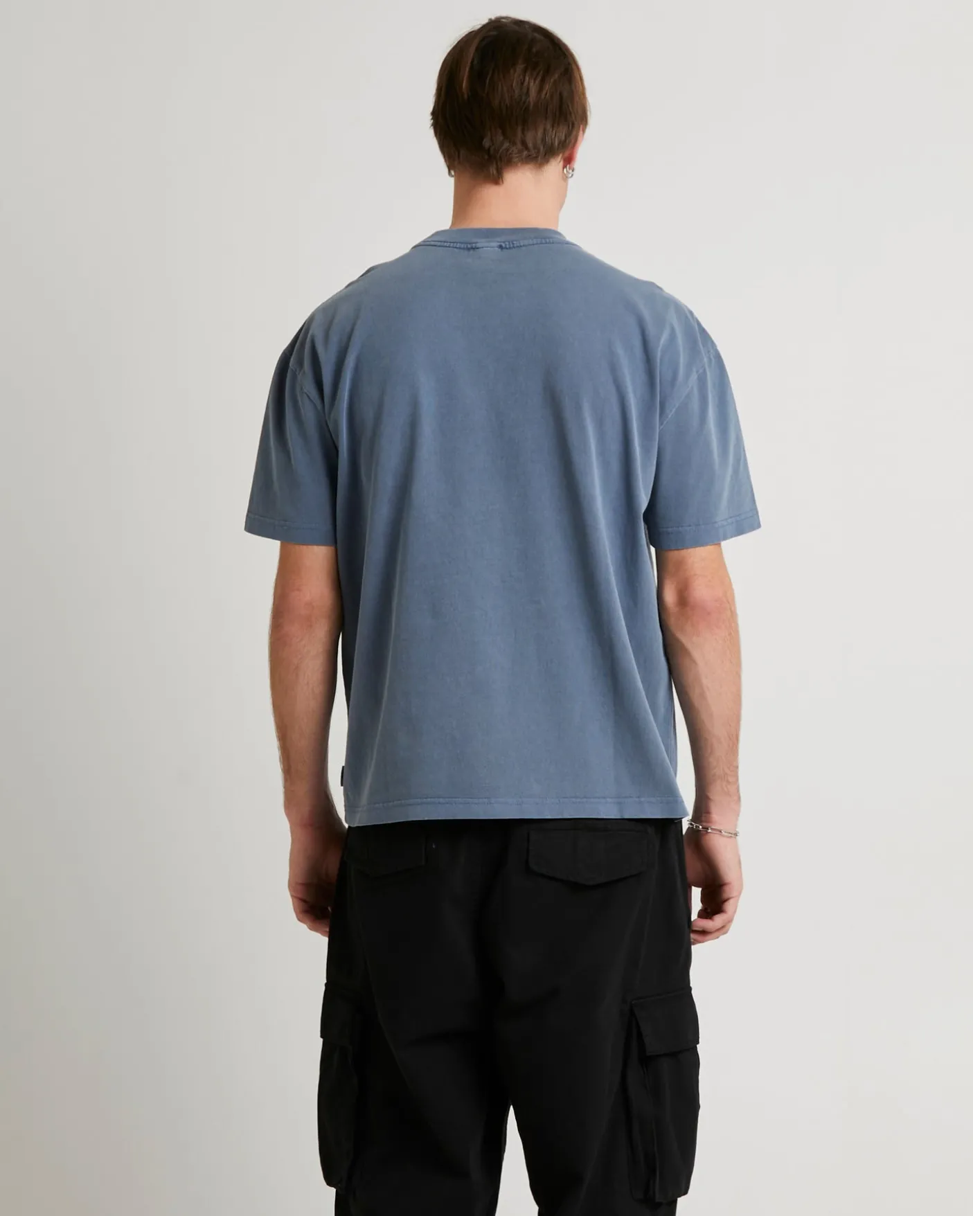Gaze Cropped T-Shirt