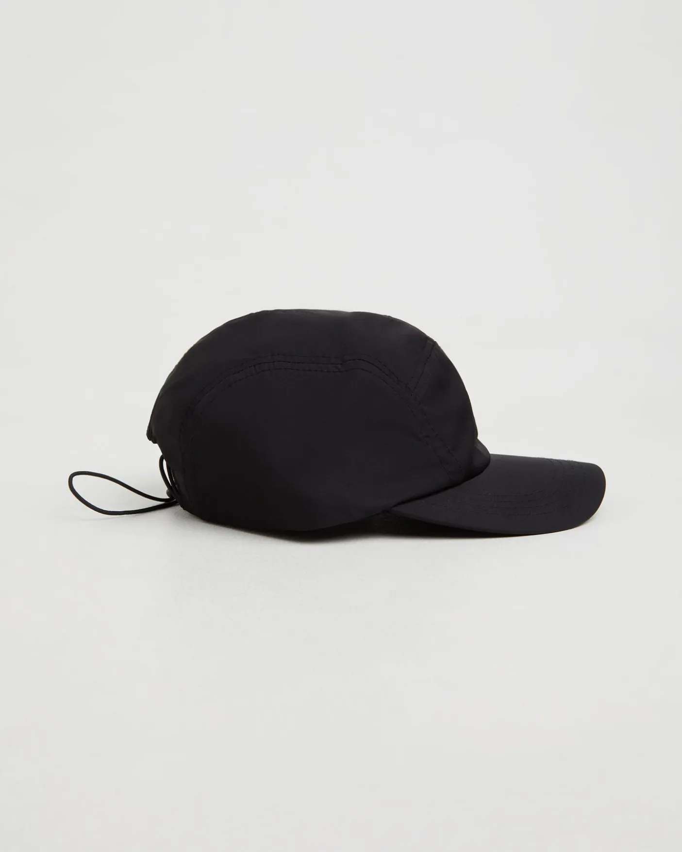 Hiking Cap in Black