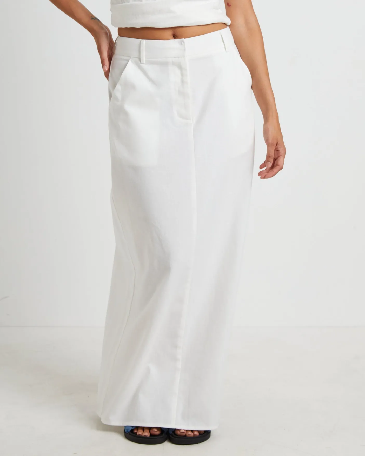 Jinta Tailored Linen Maxi Skirt in White