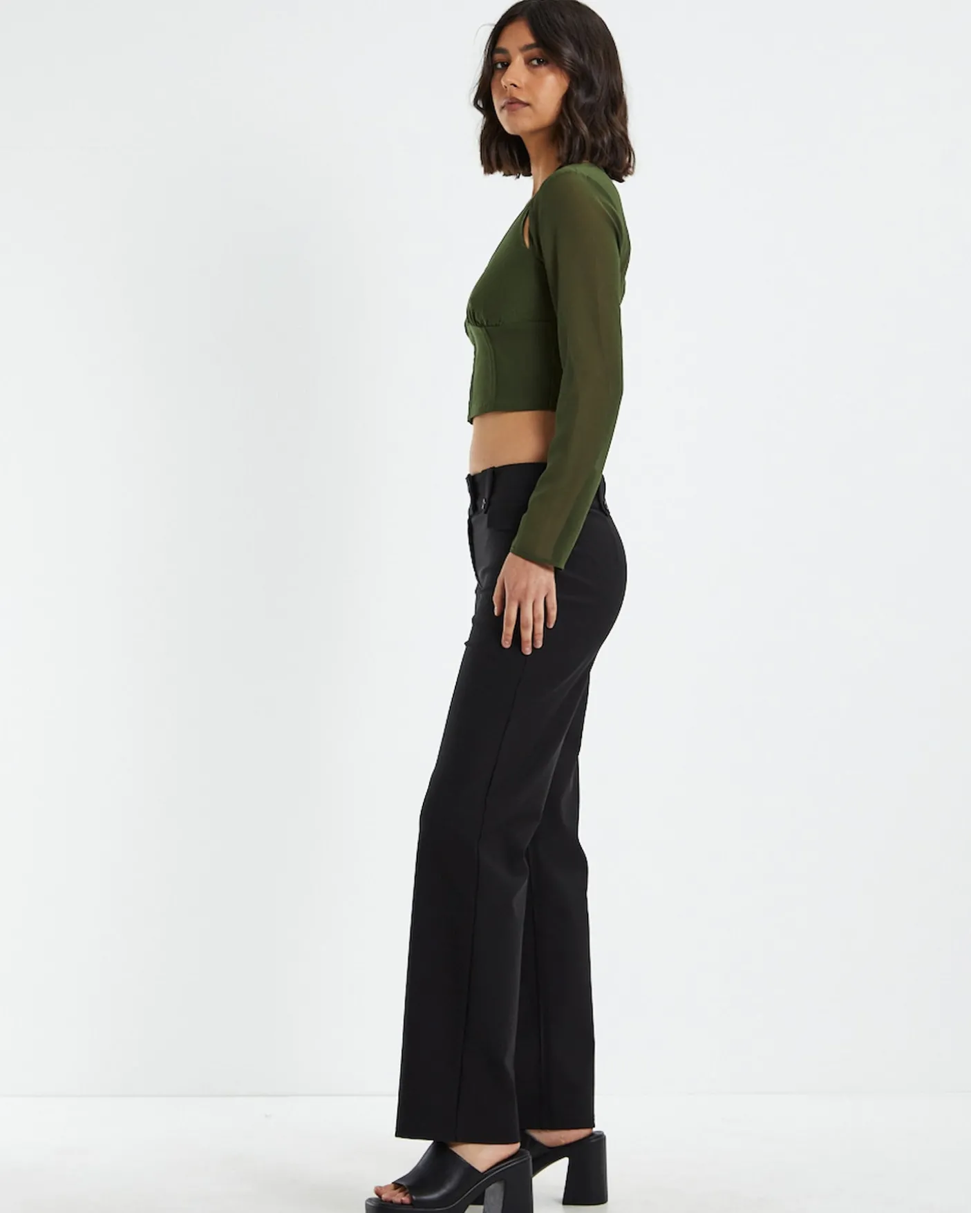Kamali Hook Front Long Sleeve Halter Top Green
