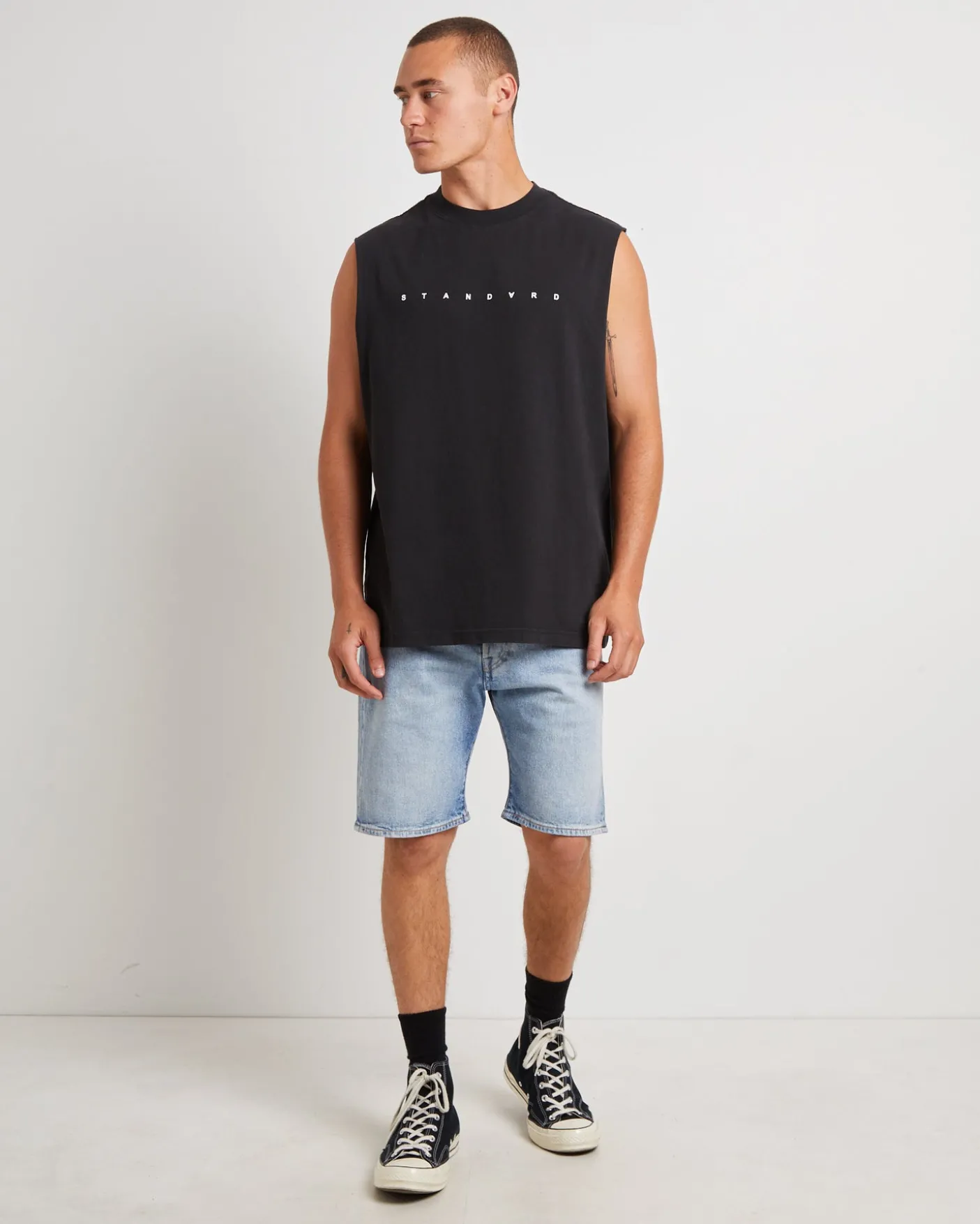 Kerning Muscle Tee in Black