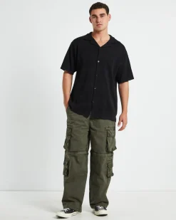 Knitted Short Sleeve Resort Shirt in Black