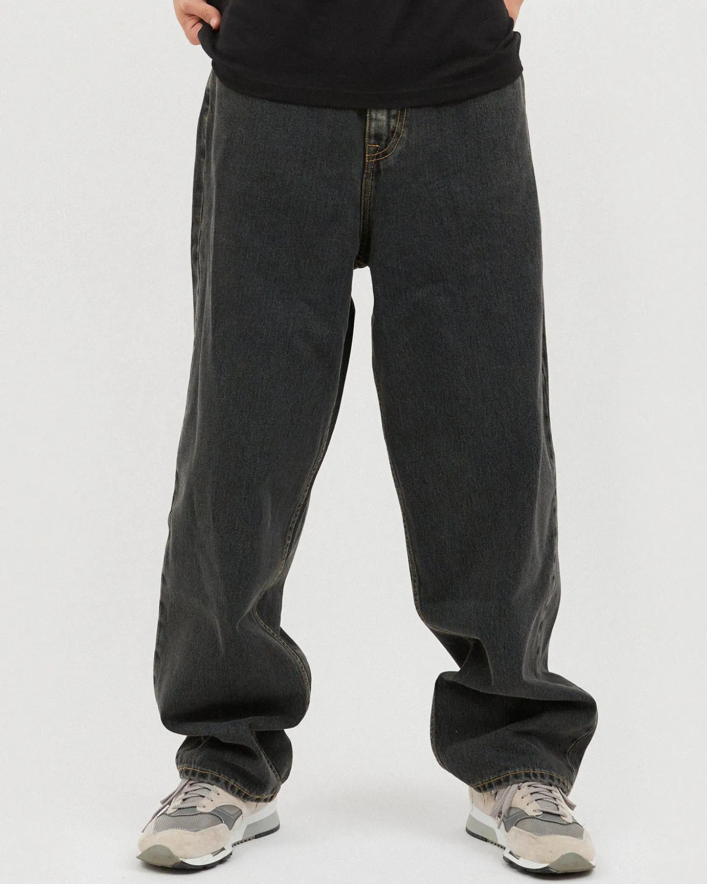 Kobe Jeans Tinted Black