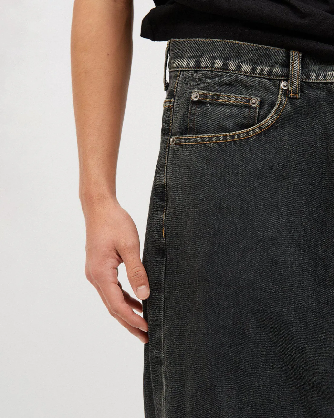 Kobe Jeans Tinted Black