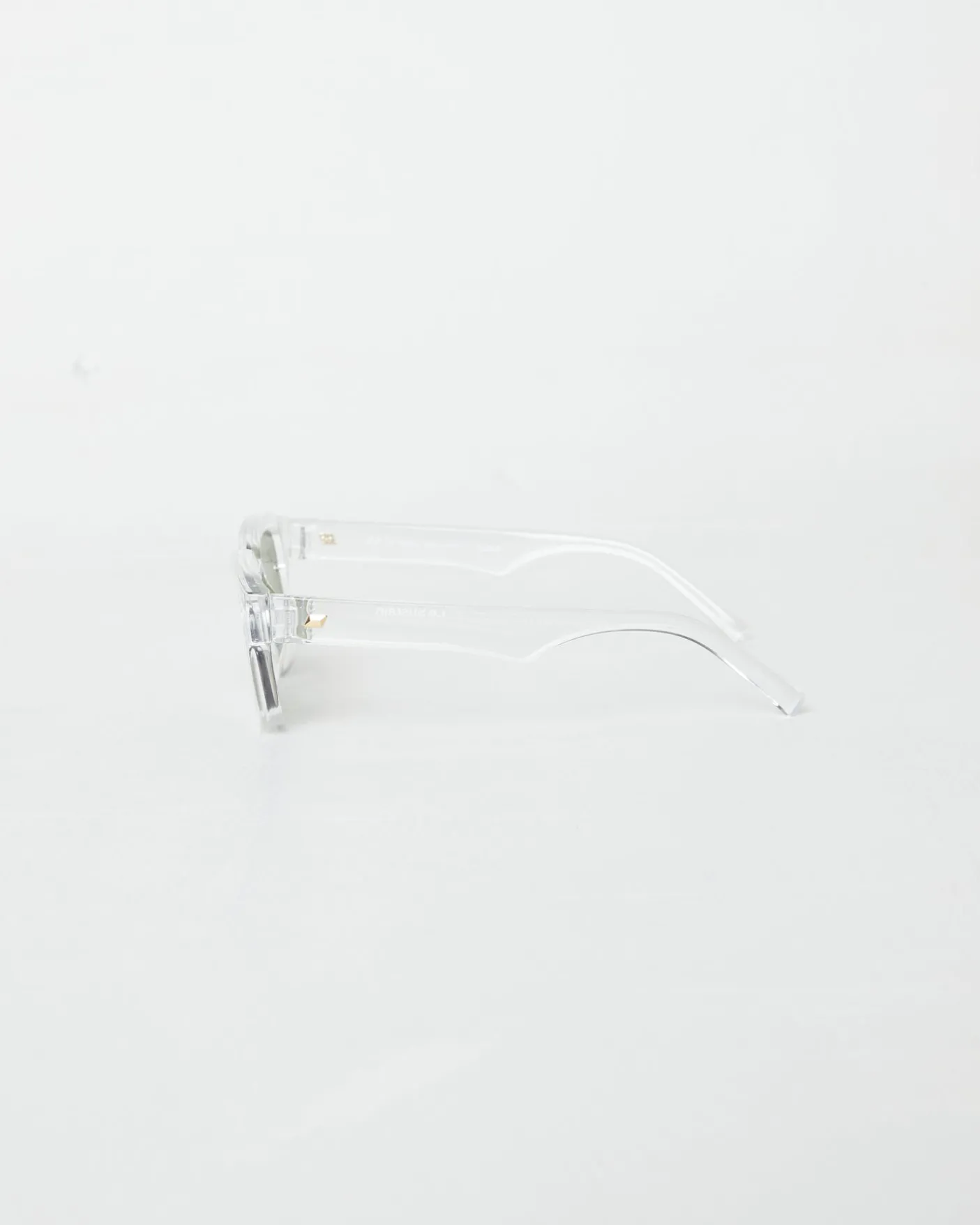 Le Sustain Recarmito Sunglasses in Crystal Clear Moss