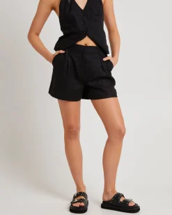 Lyla Linen Tailored Short