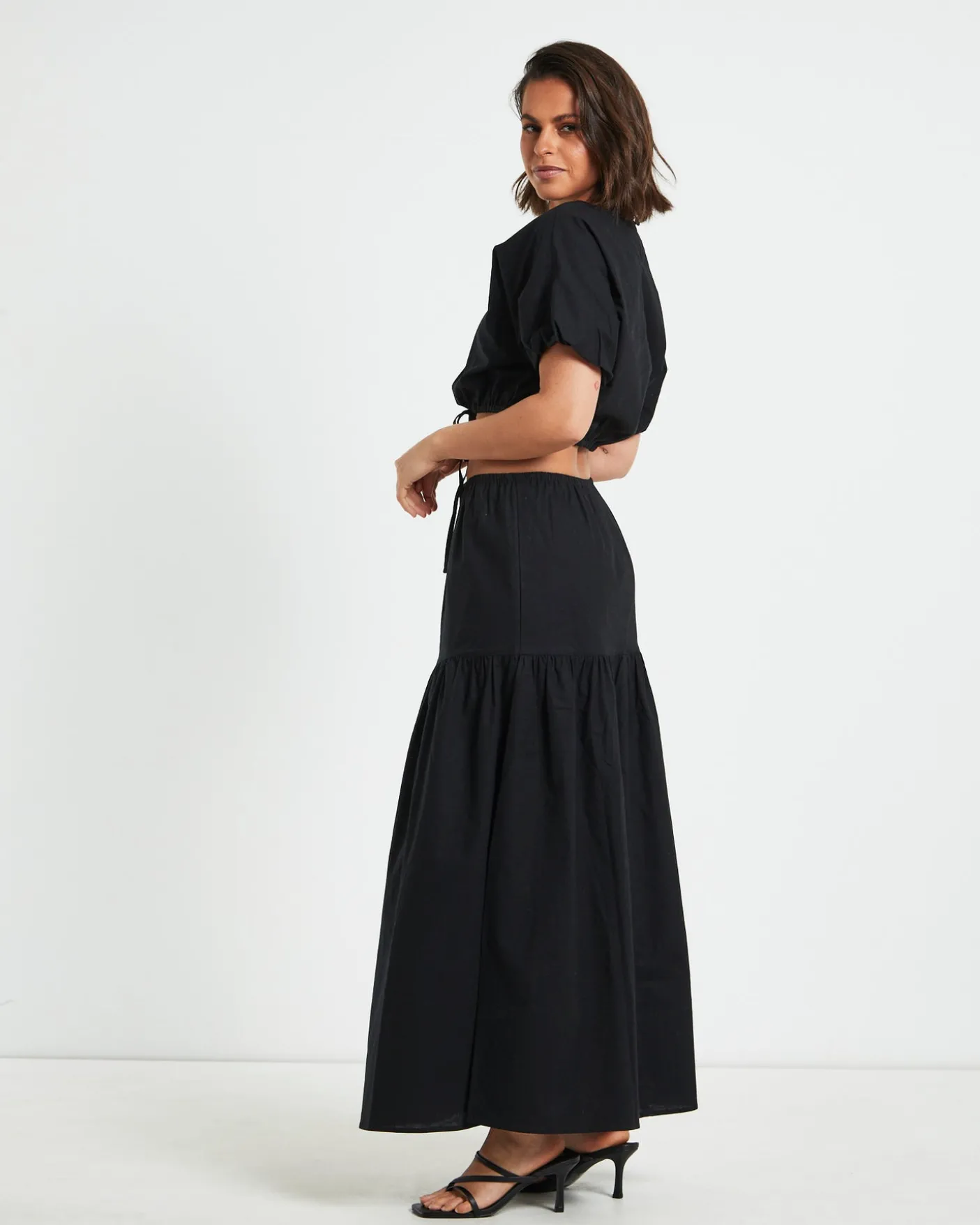 Melody Linen Puff Short Sleeve T-Shirt in Black