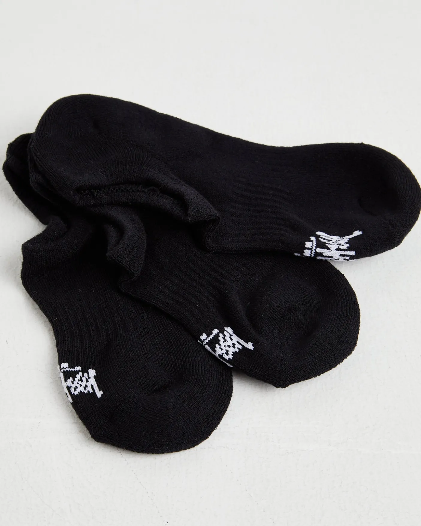 Mens Graffiti No Show Socks 3 Pack in Black