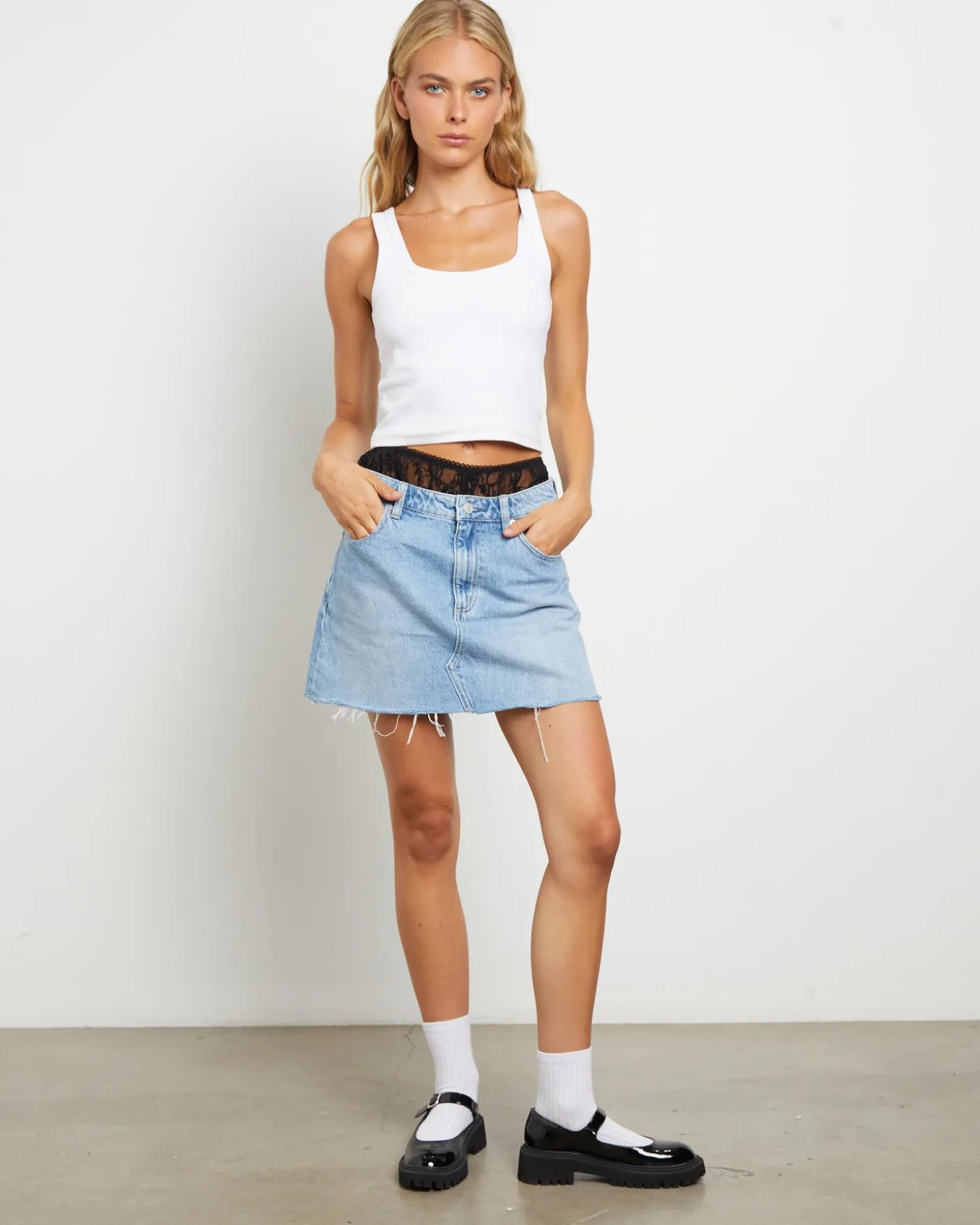 Relaxed Mini Denim Skirt in Soho Fade