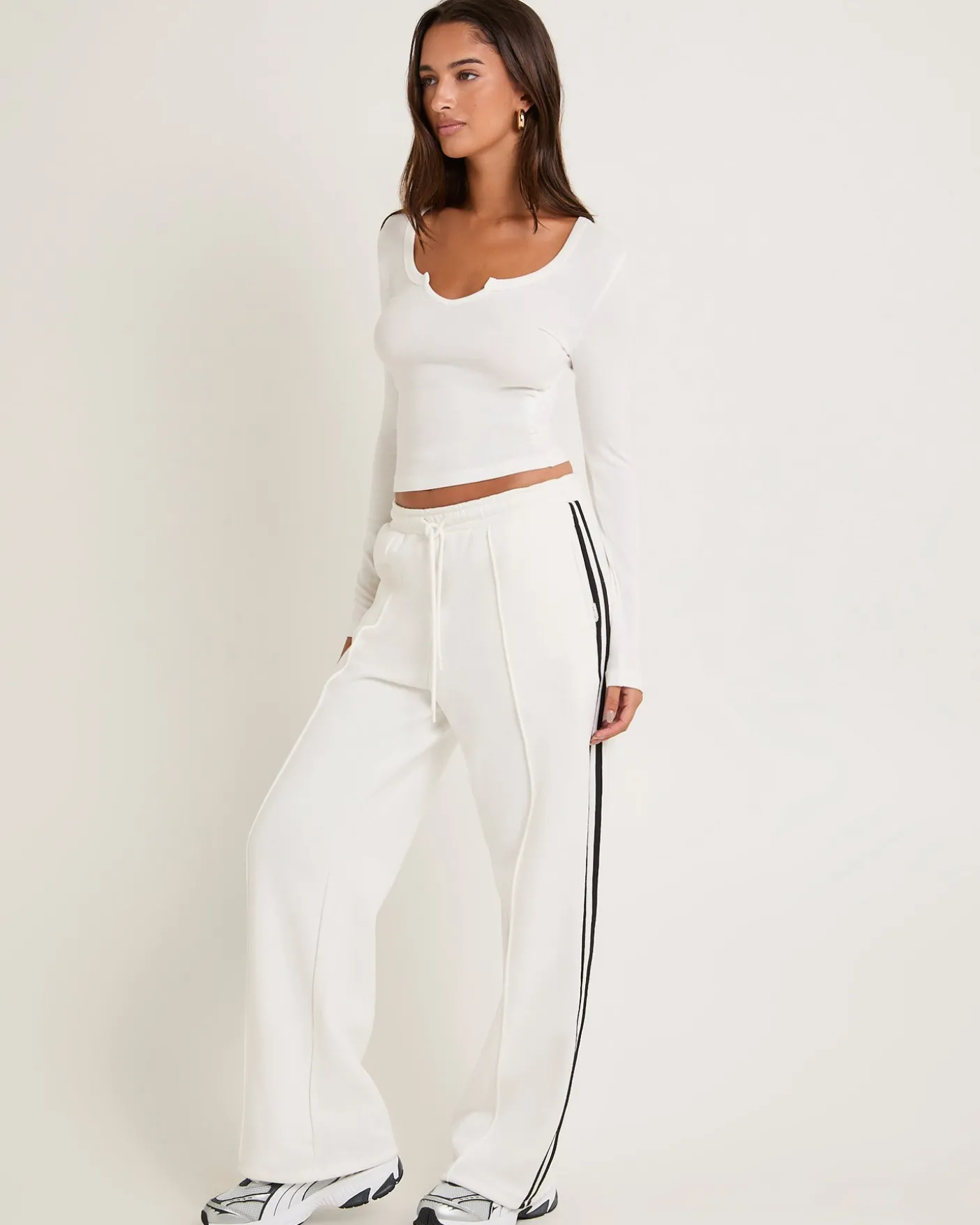 Slinky Scoop Neck Long Sleeve