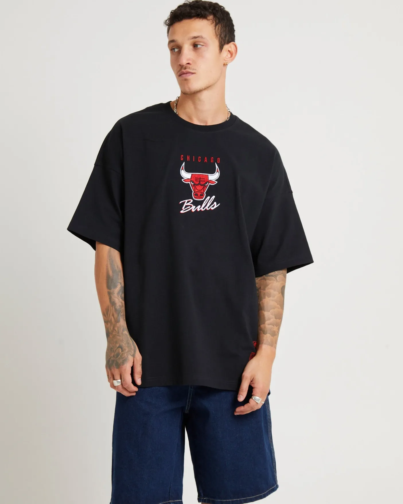 Tri Logo Bulls Oversized T-Shirt in Faded Black