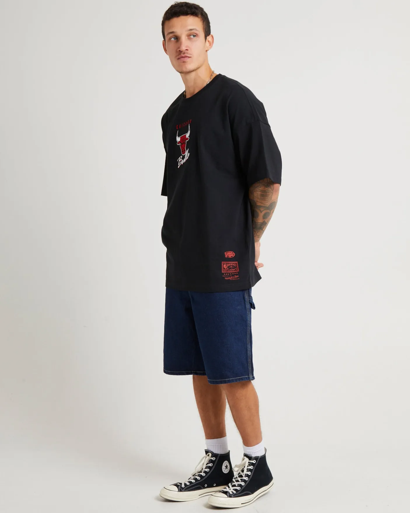 Tri Logo Bulls Oversized T-Shirt in Faded Black