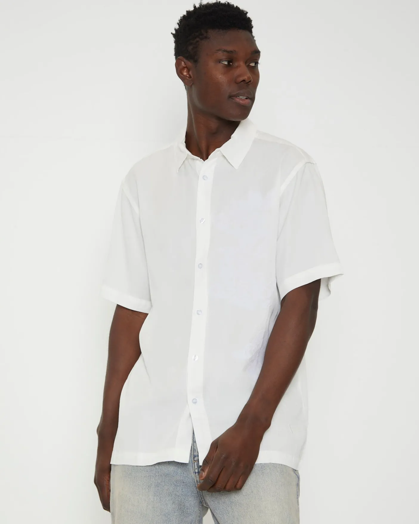 Vivian Lily Short Sleeve Shirt in White