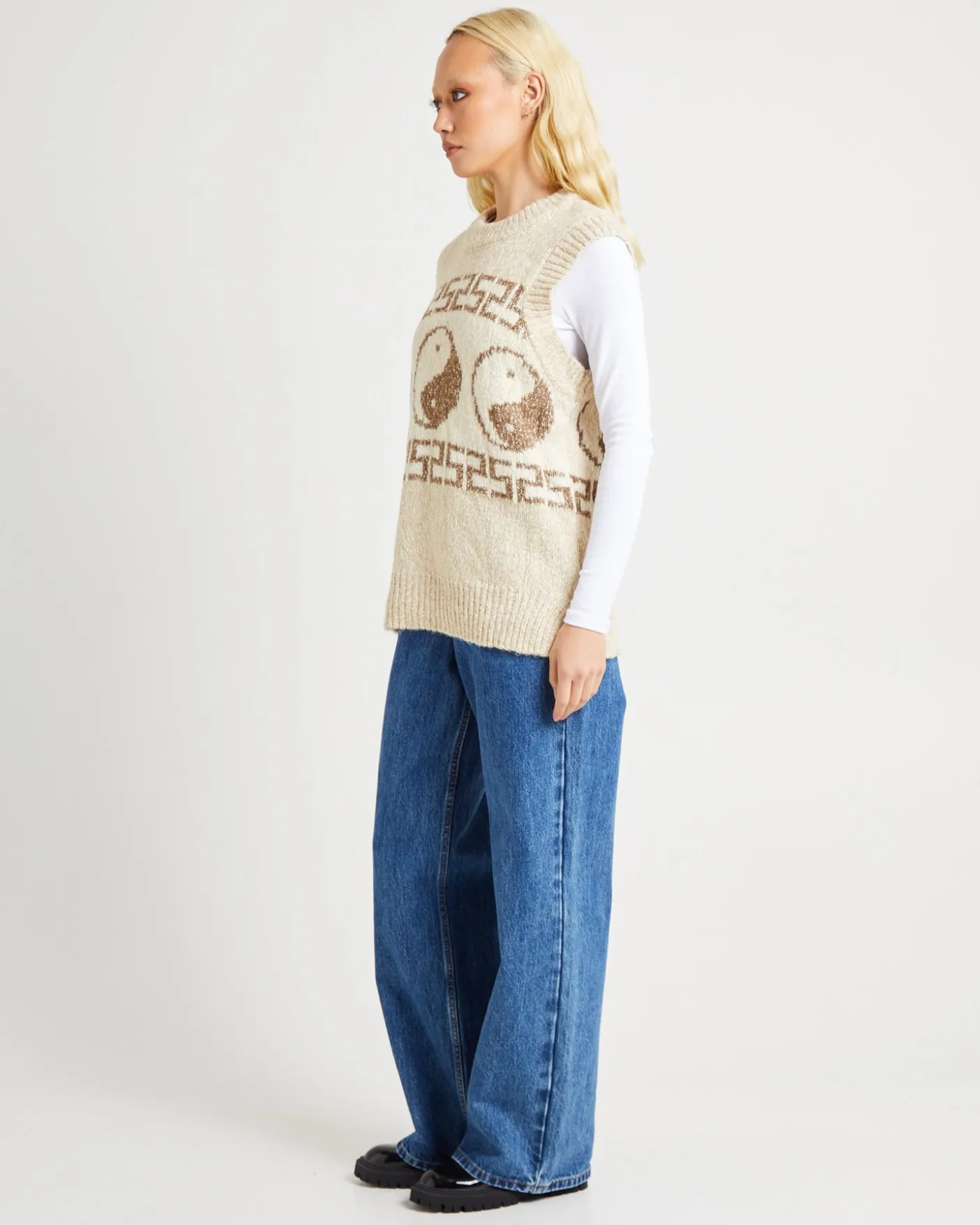 Yin & Yang Slouch Knot Vest Coco Sands